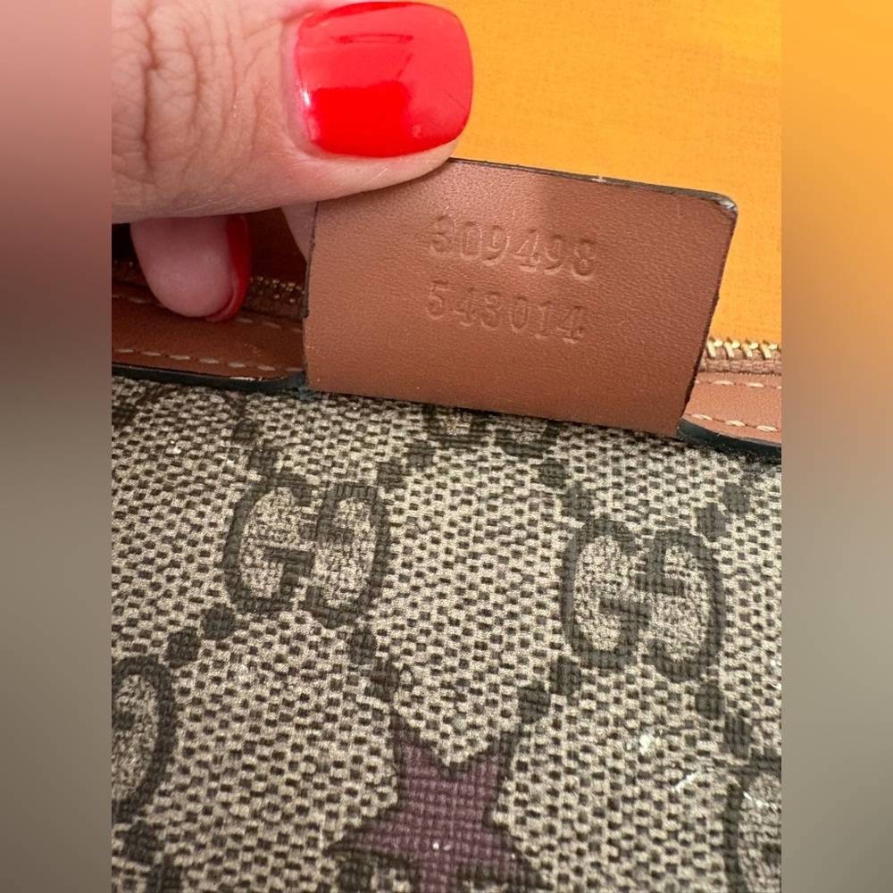 Gucci GG Supreme Star Print Pouch - Picture 3 of 6